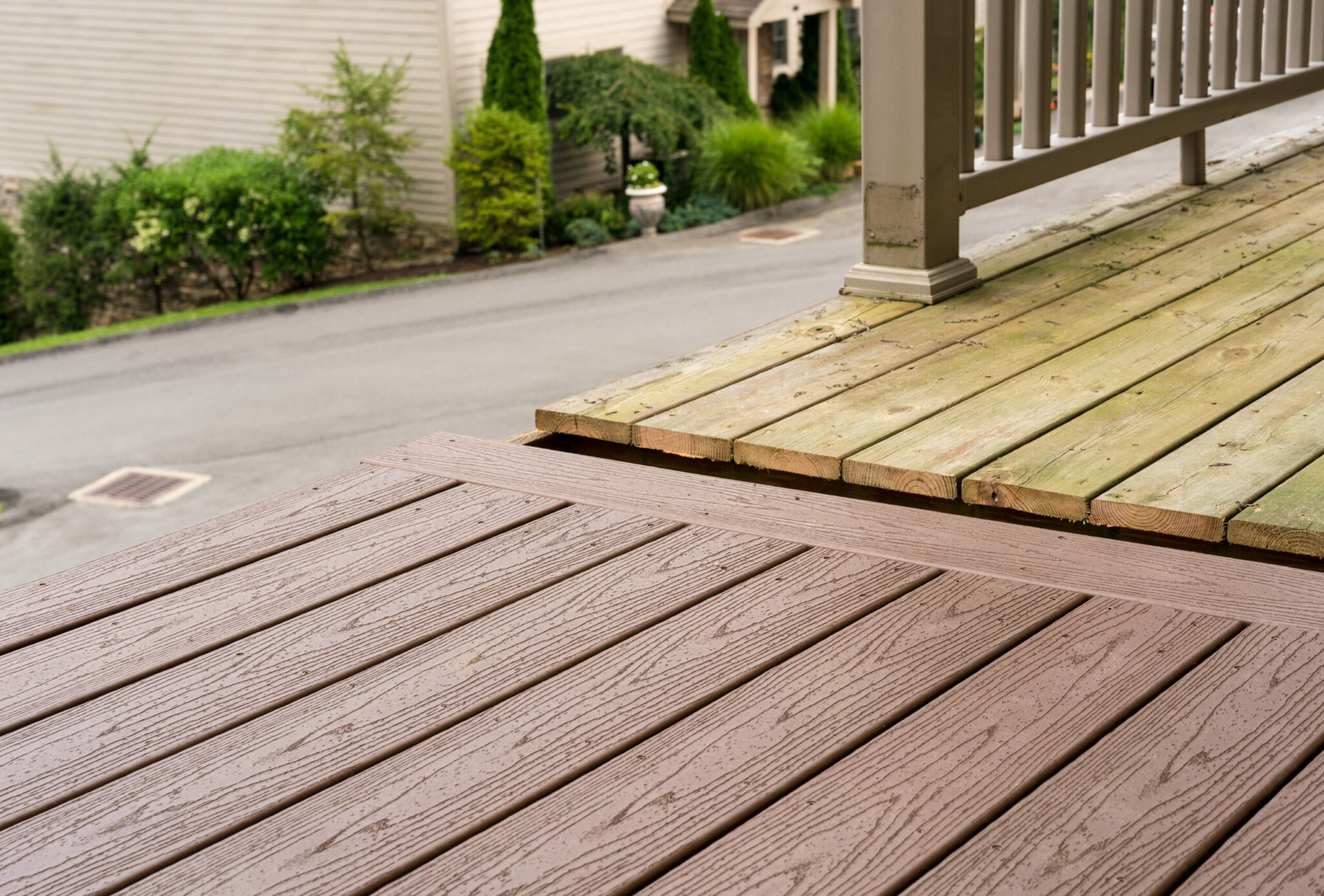 How to Prevent Splinters on a Deck - Think Wood