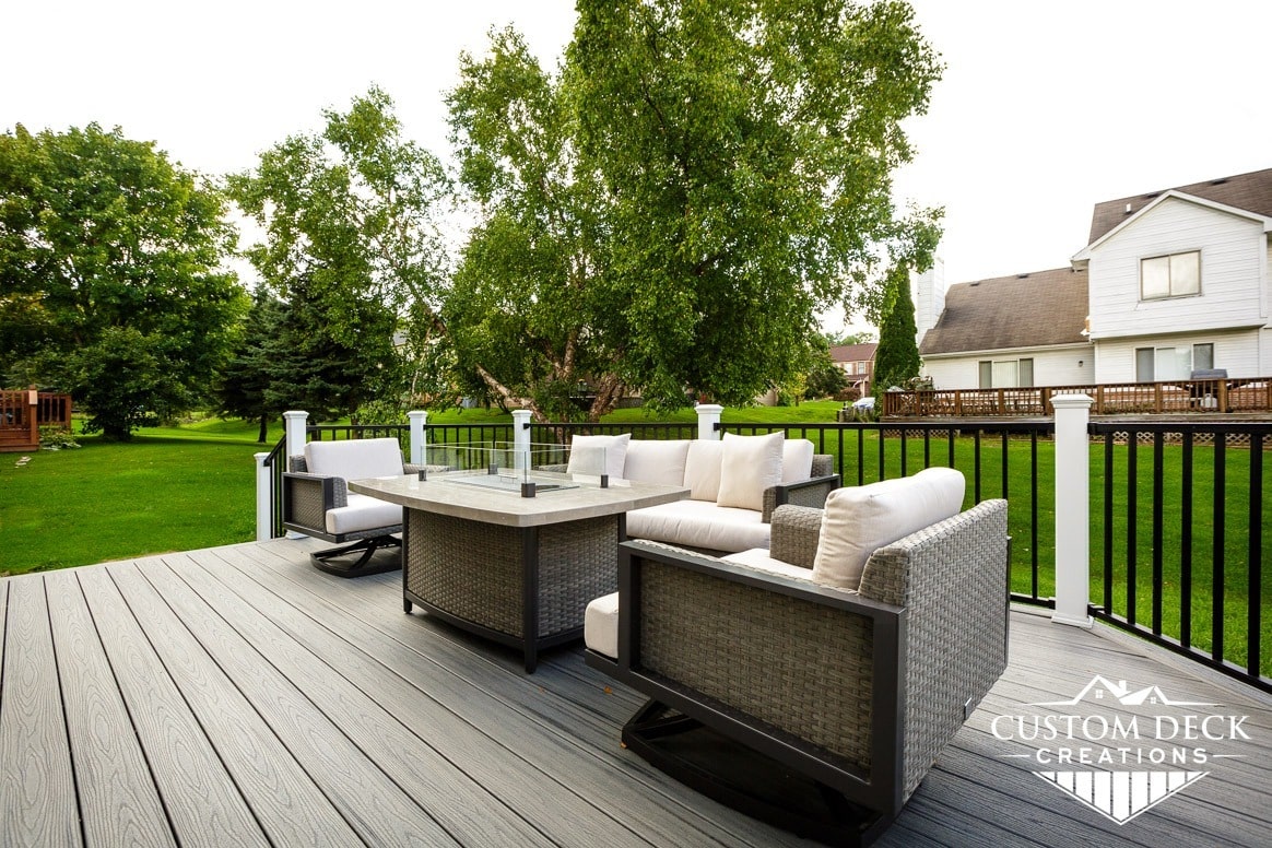 Trex deck with seating and fire feature