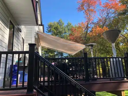 Aristocrat retractable awning