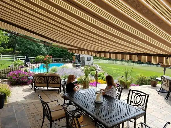 Aristocrat retractable awning