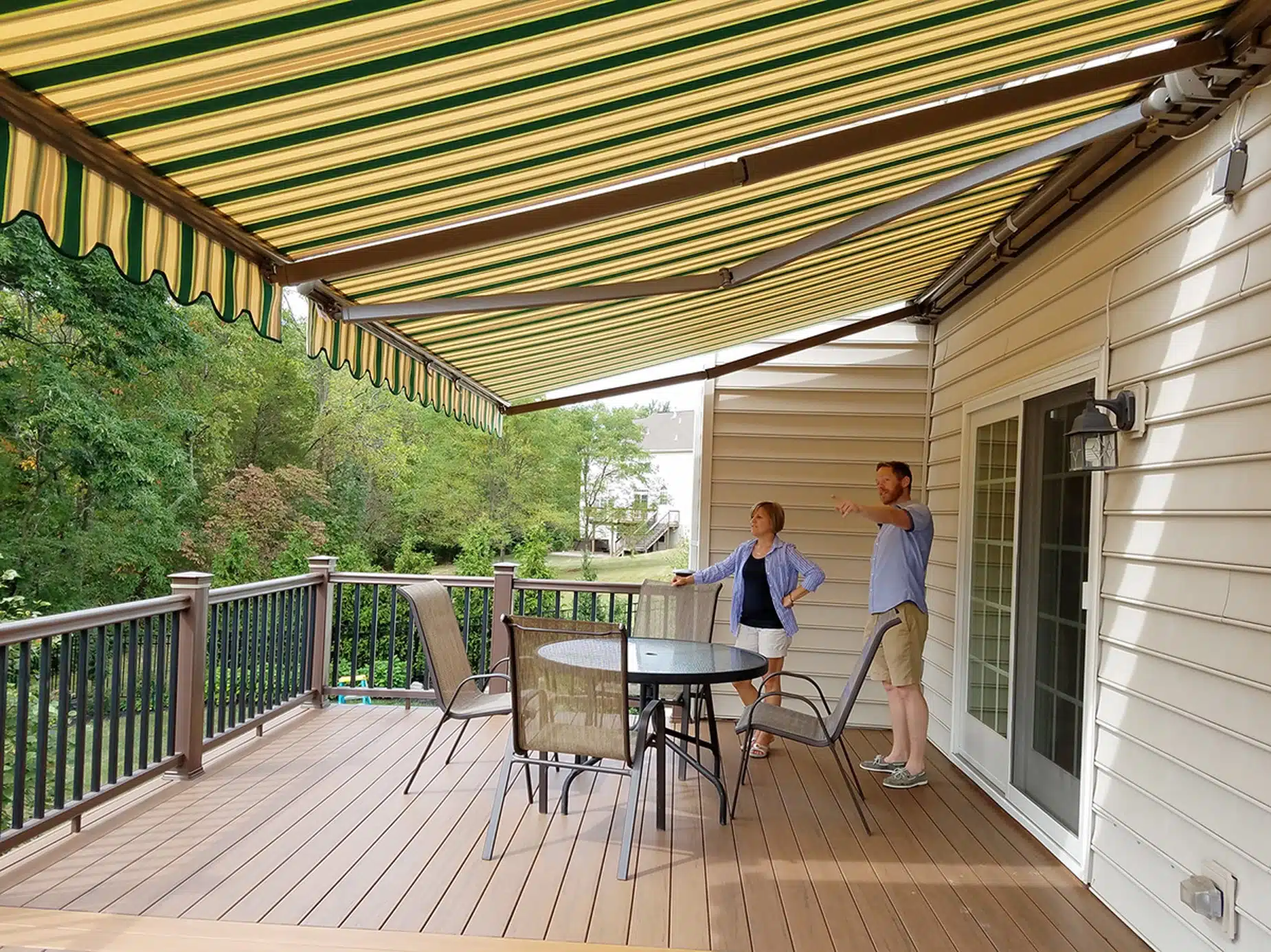 Aristocrat retractable awning